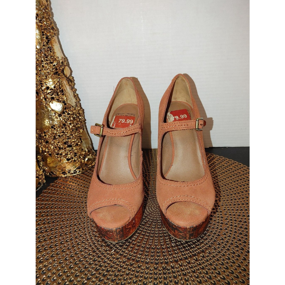 Lucky Brand Suede Heels Size 6M